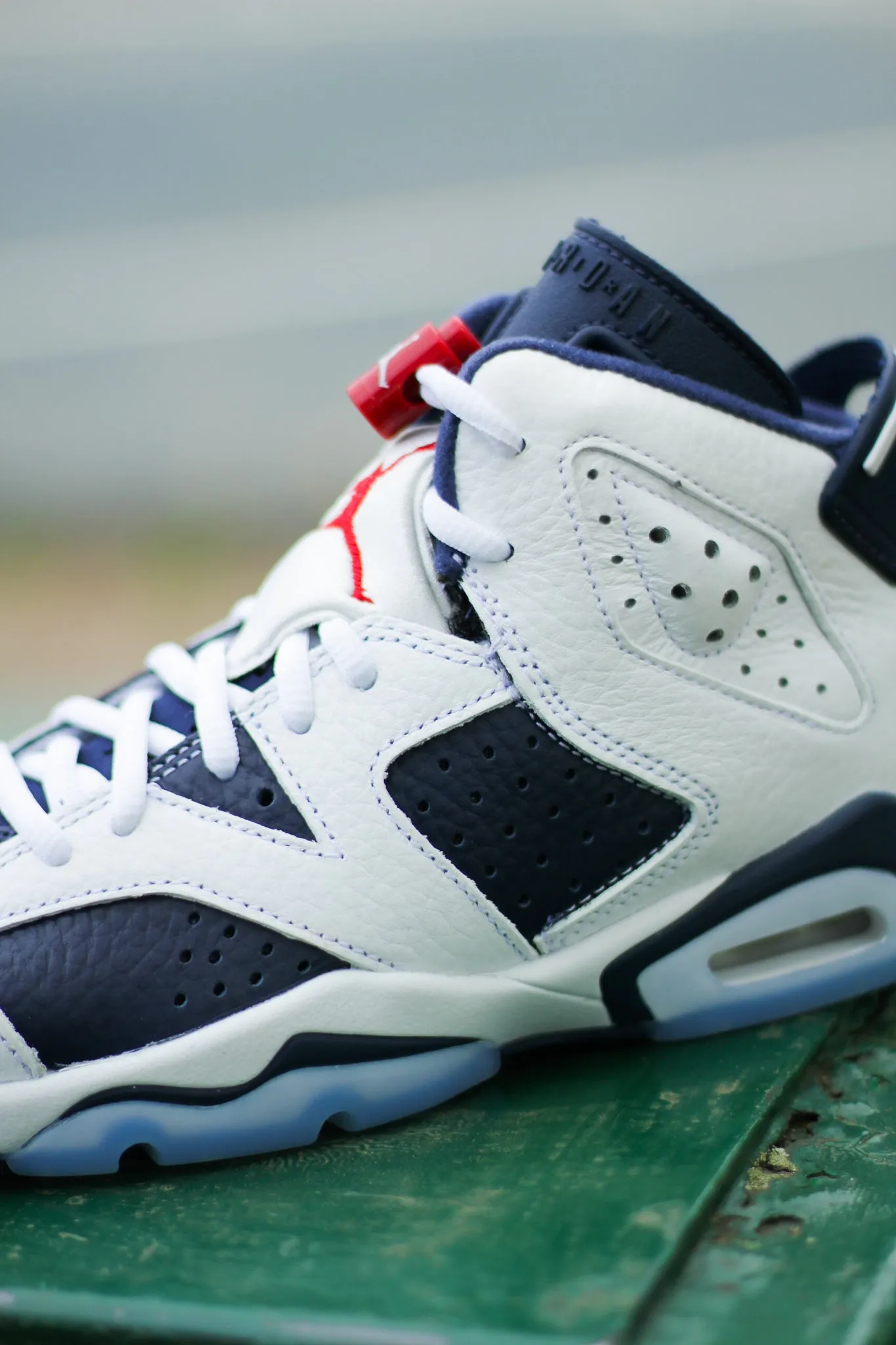 AIR JORDAN 6 RETRO (GS) "WHITE/MIDNIGHT NAVY"