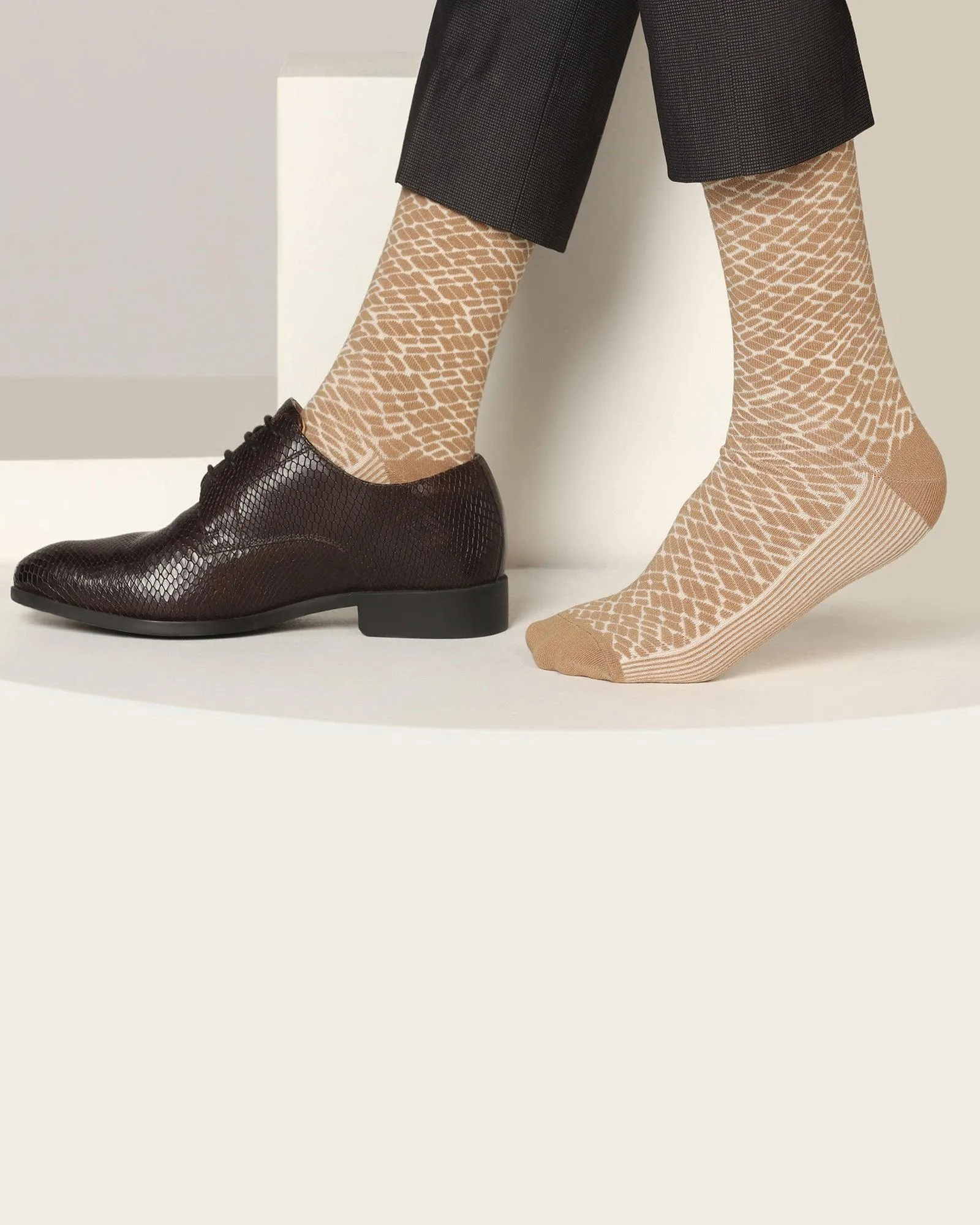 Cotton Beige Textured Socks - Sadio