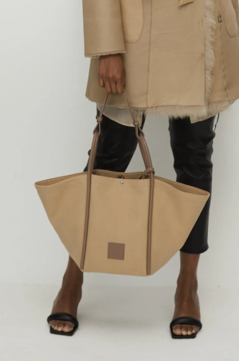 Fifth Avenue Tote - Camel by X NIHILO