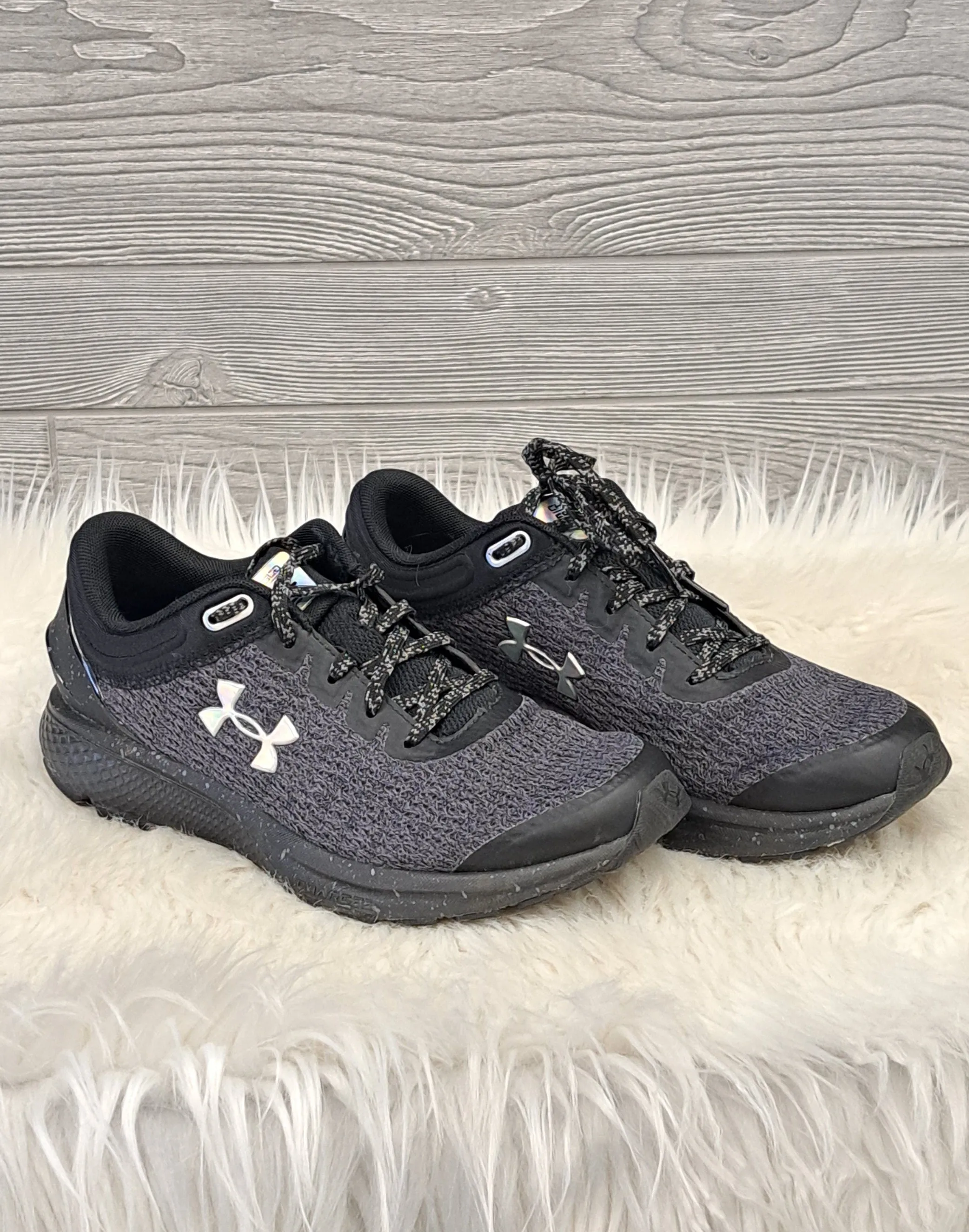 Shoes Athletic By Under Armour In Grey, Size: 6.5